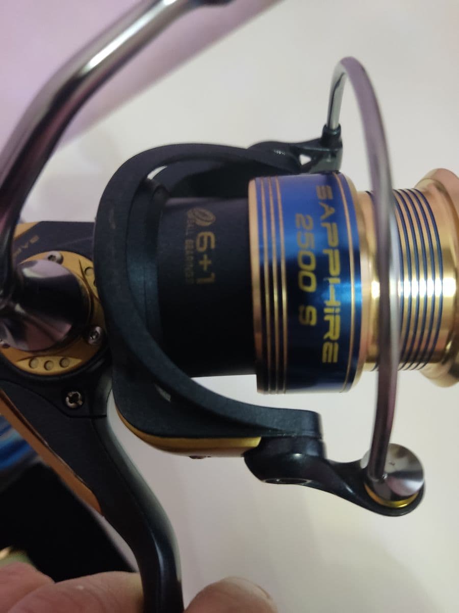 Спінінгові котушки Favorite Sapphire 2500S і Salmo Supreme, Дніпро, Дніпропетровська обл.