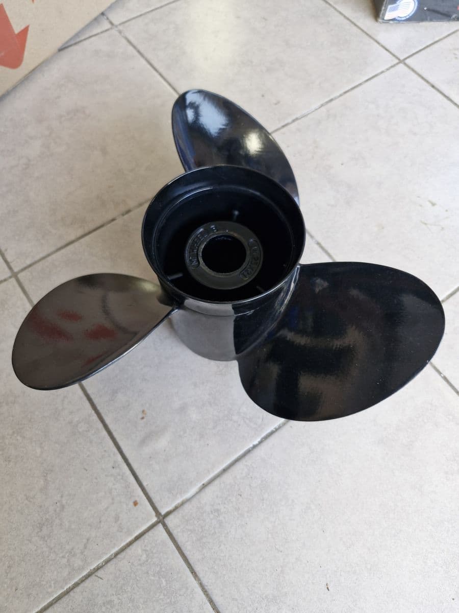 Гребний гвинт Michigan Vortex 14 1/4×21 RH, Чернівці, Чернівецька обл. — фото 3 з 5