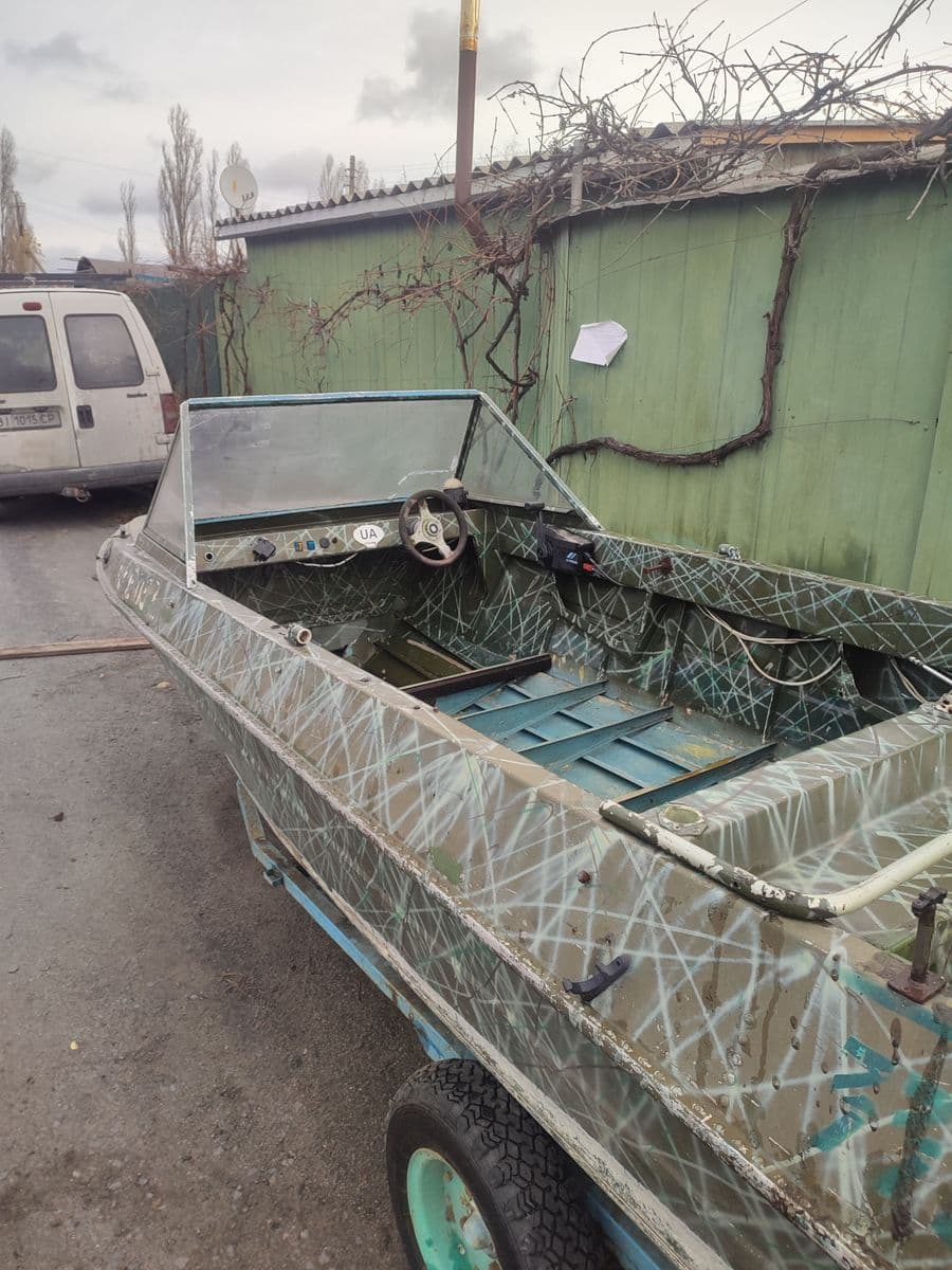 Корпусний човен Крим без мотора, Горішні Плавні, Полтавська обл. — фото 2 з 5