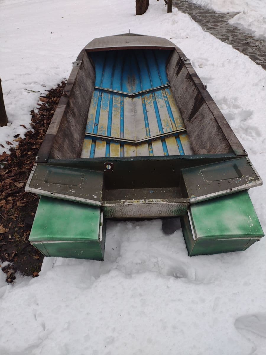 Човен Автобот, Кострижівка, Чернівецька обл. — фото 3 з 5