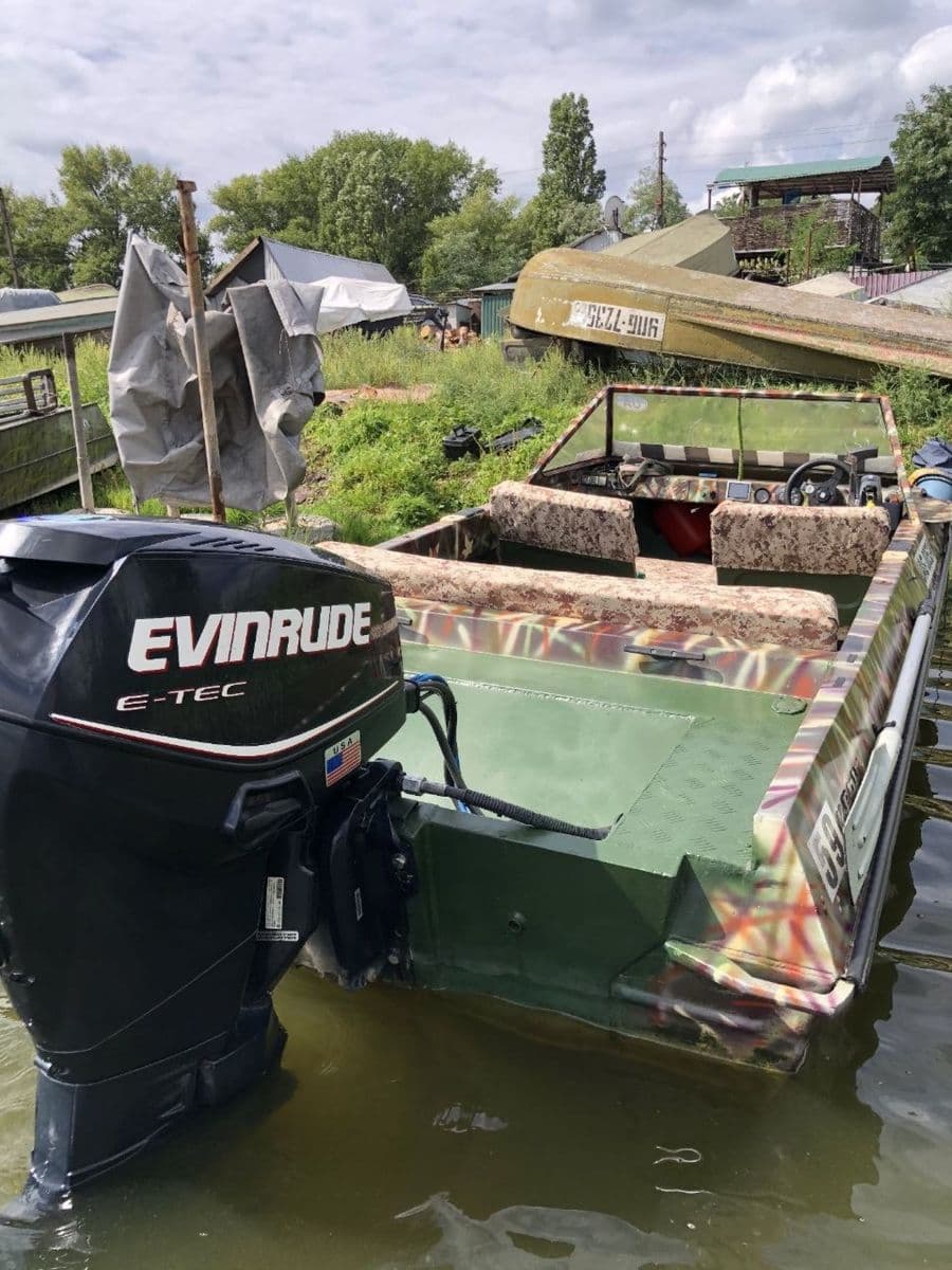 Човен Крим з мотором Evinrude E-Tec 40, Горішні Плавні, Полтавська обл. — фото 3 з 5