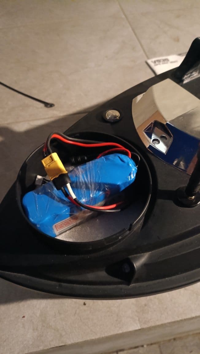 Кораблик для прикормки Flytec V030 з GPS та ехолотом, Буськ, Львівська обл. — фото 5 з 5