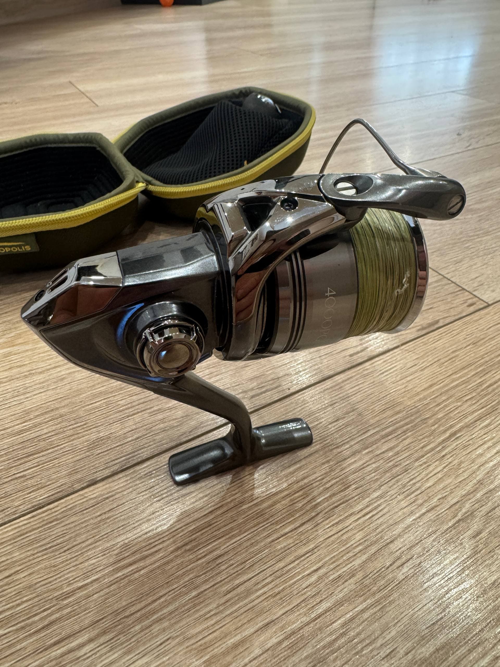 Спінінгова котушка Shimano Twin Power 4000PG — фото 3 з 5