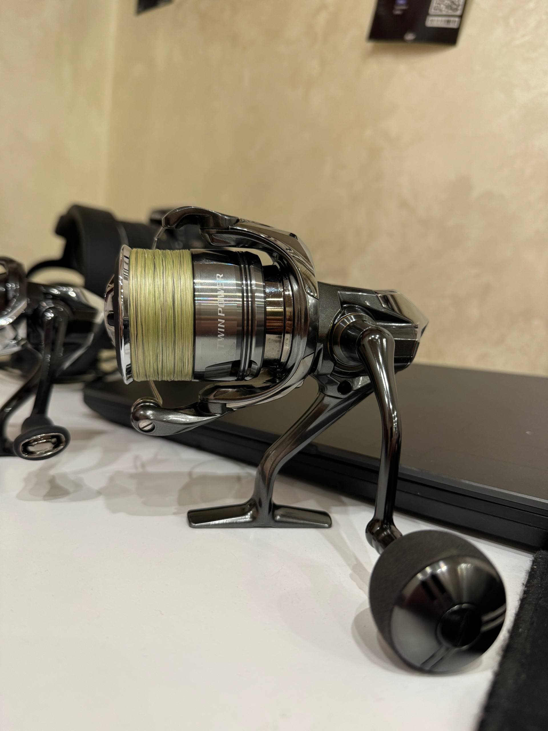 Спінінгова котушка Shimano Twin Power 4000PG — фото 4 з 5