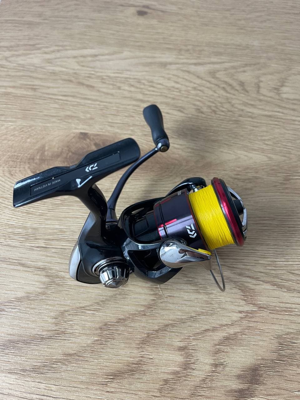 Котушка Daiwa 23 Fuego LT 2500 — фото 2 з 3