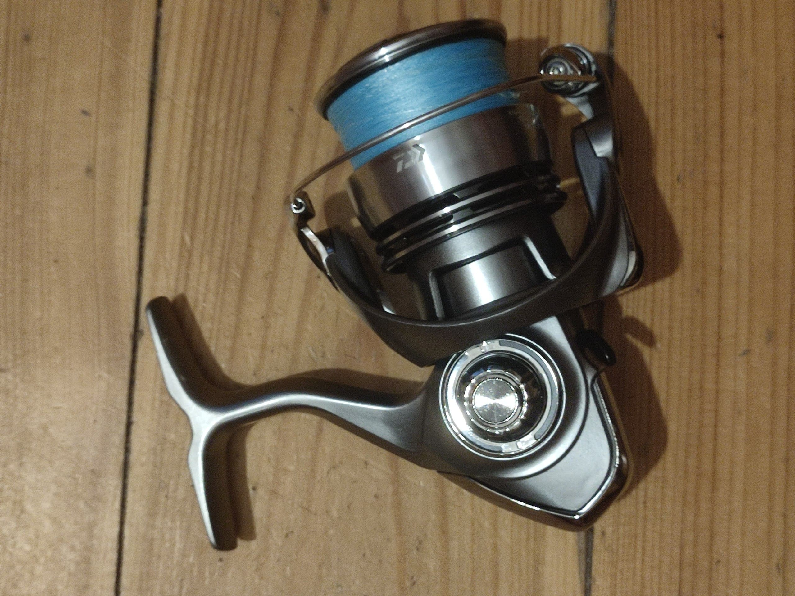 Спінінгова котушка Daiwa 23 Exceler LT 3000-C — фото 4 з 5