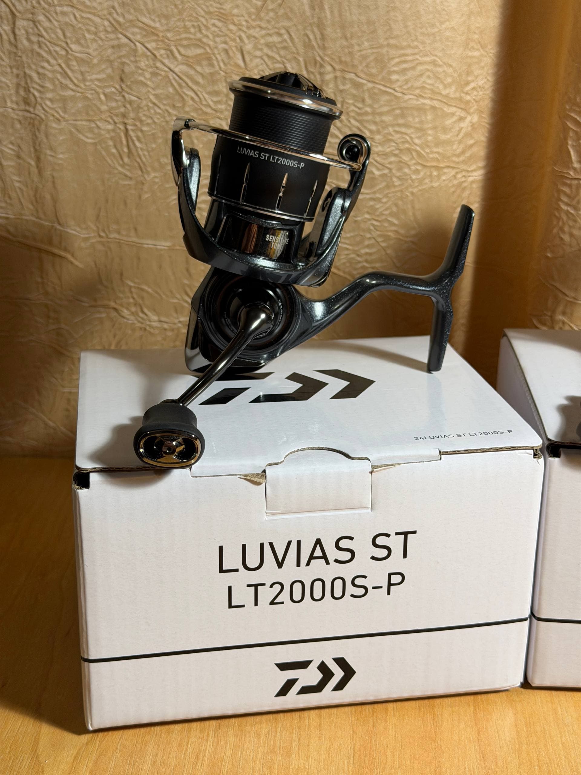 Котушка Daiwa 24 Luvias ST LT2000S-P