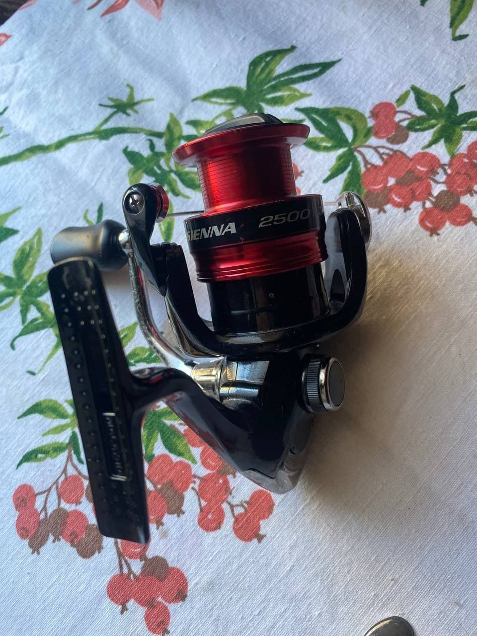 Безінерційна котушка Shimano Sienna 2500 FG, Лукнів — фото 2 з 5