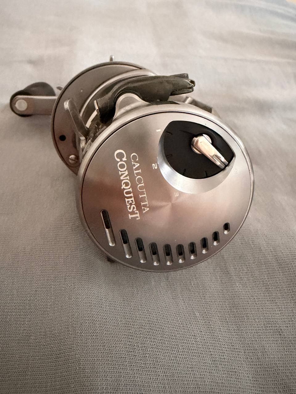 Мультиплікаторна котушка Shimano Calcutta Conquest DC 200 — фото 4 з 5