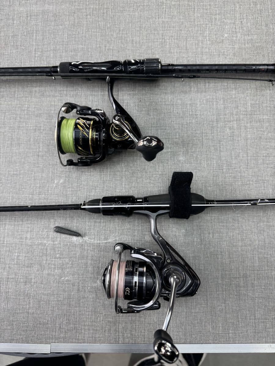Комплект спінінгів і котушок Daiwa, Azura, Golden Catch, Чернівці, Чернівецька обл.