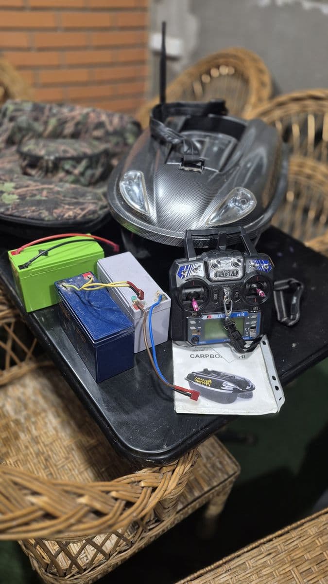 Прикормковий кораблик Carbot з GPS, Миколаїв, Миколаївська обл.
