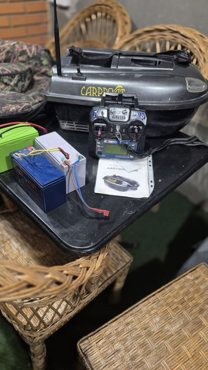 Прикормковий кораблик Carbot з GPS, Миколаїв, Миколаївська обл. — фото 2 з 4
