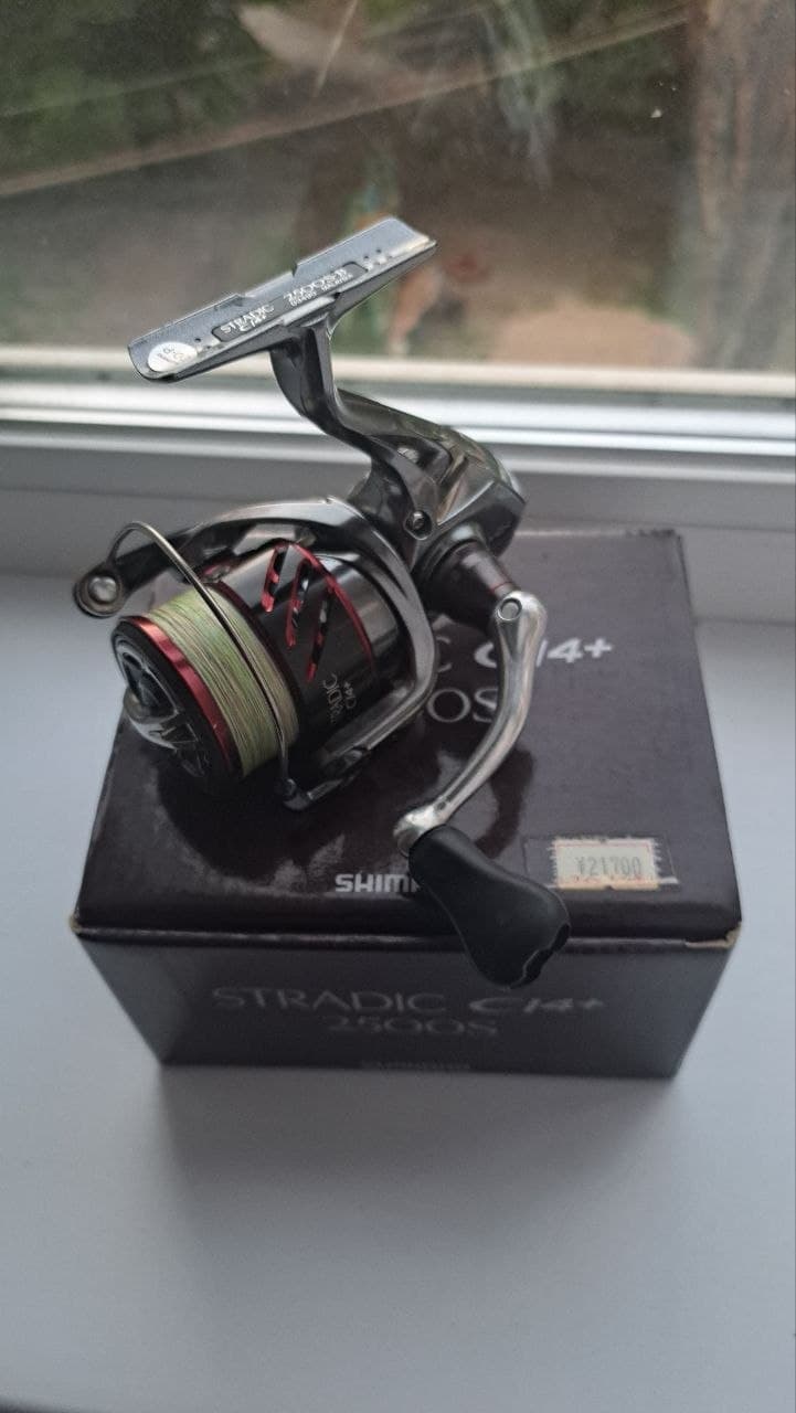 Котушка Shimano Stradic 2500S 2016 року