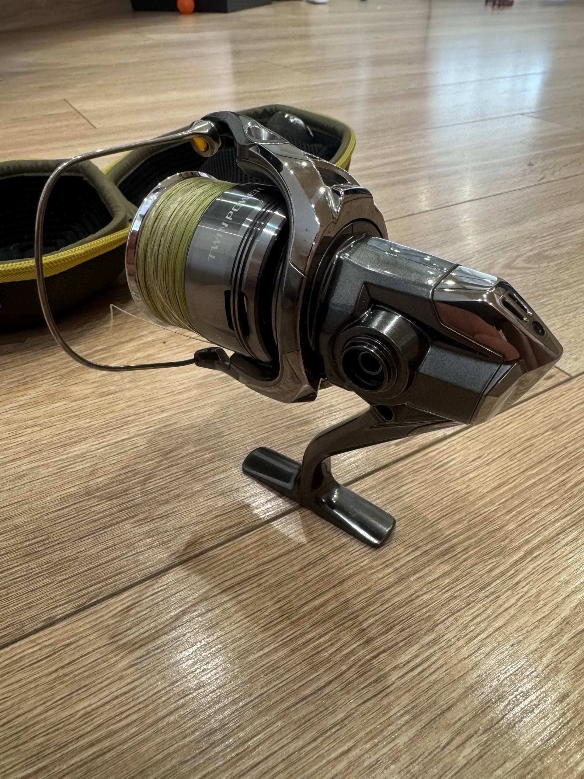 Спінінгова котушка Shimano Twin Power 4000PG