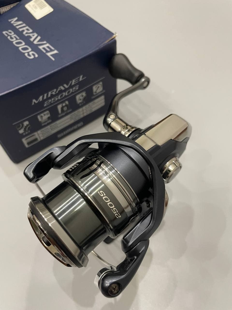 Спінінгова котушка Shimano Miravel 22 2500S