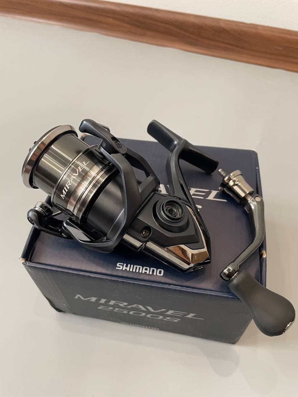 Спінінгова котушка Shimano Miravel 2500S
